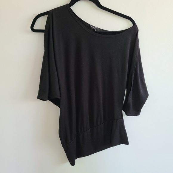 ✨️5 for $25✨️ Small Off The Shoulder 3/4 Sleeve Top - Picture 4 of 4